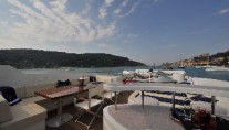 Mrs WHITE - SunDeck